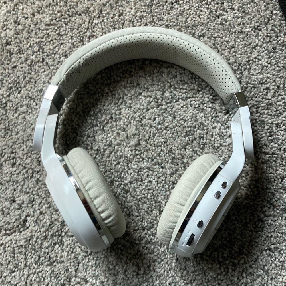 Bluetooth headphones